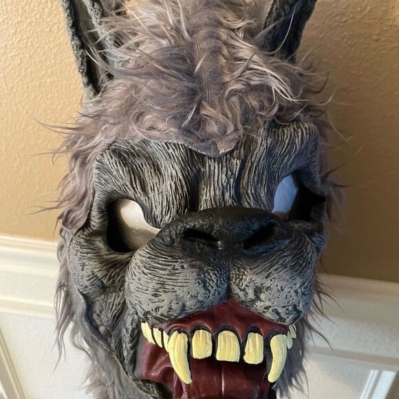 Scary Wolf Mask - Picture 1 of 16